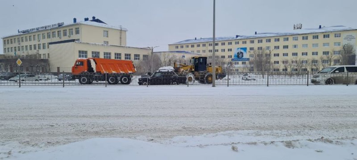 Из-за сильного бурана в Атырау наблюдается коллапс