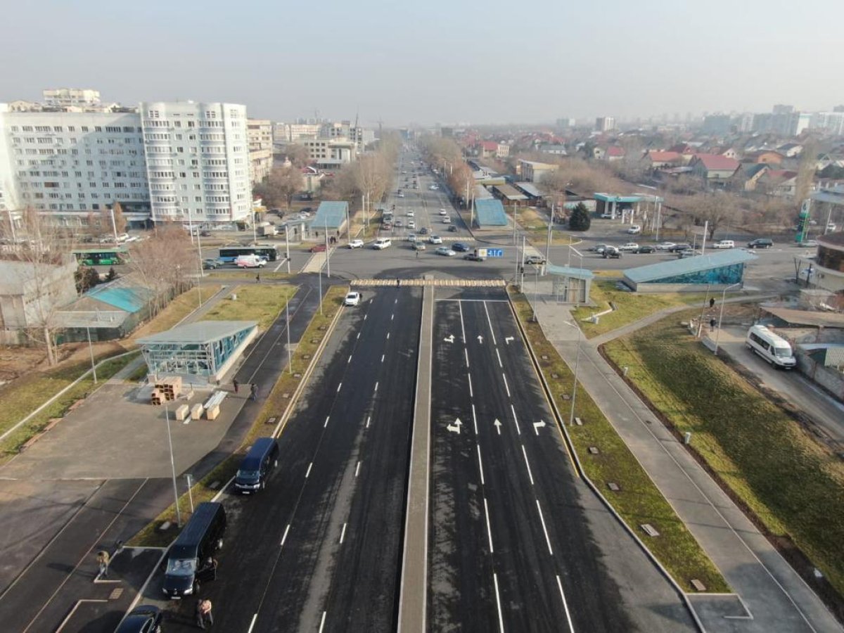 В Алматы временно ограничат движение по одному из проспектов