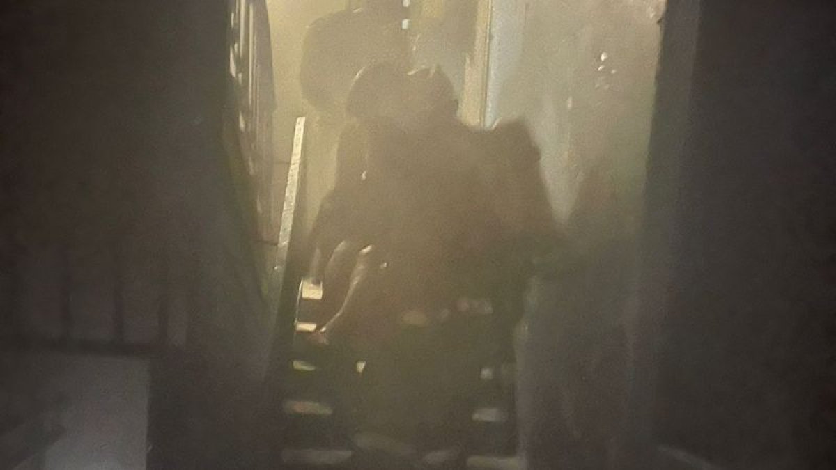 В Усть-Каменогорске 80 человек эвакуировали из-за сильного задымления в доме