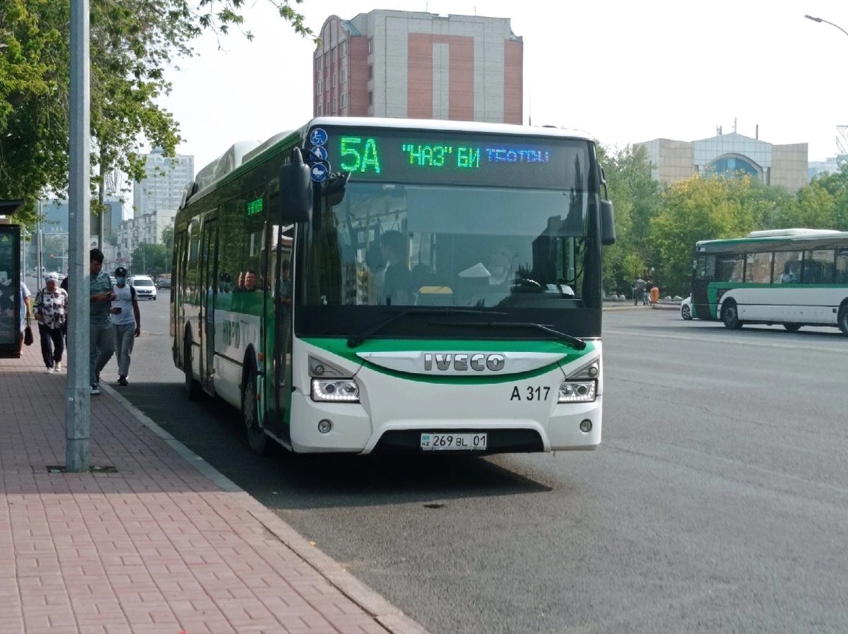 В Астане изменили схемы движения автобусов