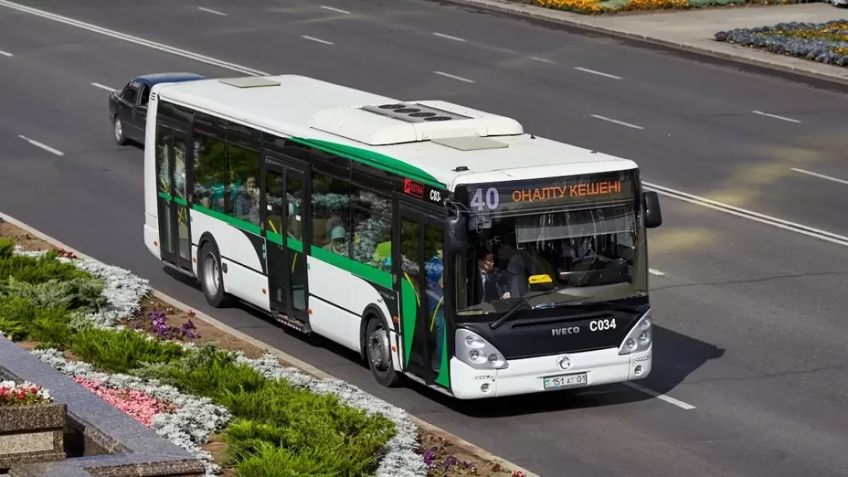 Автобусы в Астане изменили маршруты из-за демонтажа на LRT