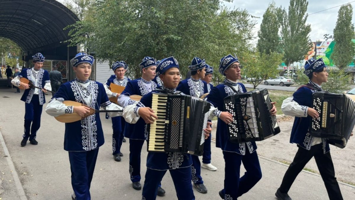 Воспевая традиции: в Таразе организовали праздник в честь референдума