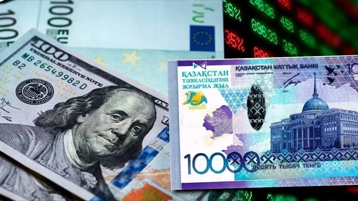 Курсы валют: доллар продают за 490 тенге в Казахстане