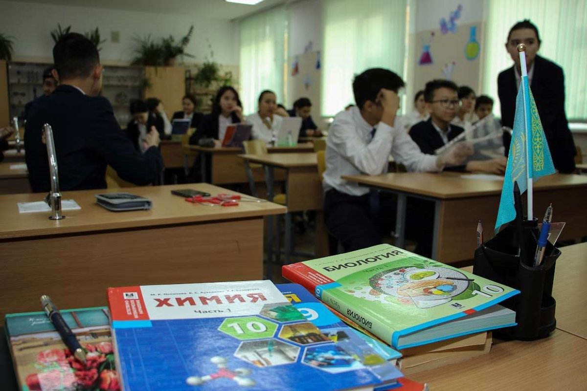 Пересмотреть подходы к преподаванию биологии в школах предложили в Казахстане