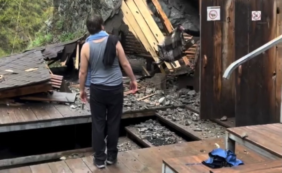 Последствия камнепада в горах Алматы попали на видео