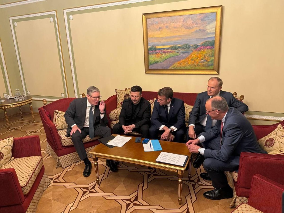 Зеленский потребовал от России безусловного прекращения огня с 12 мая