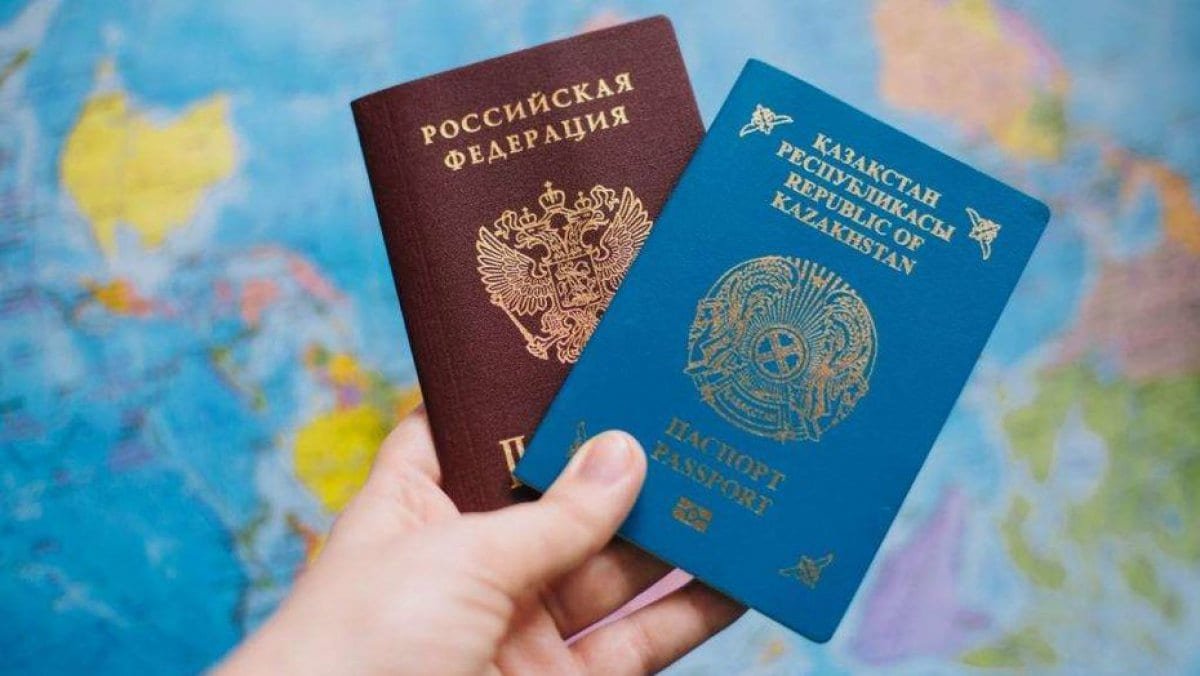 Десятки казахстанцев заплатили за легализацию в России