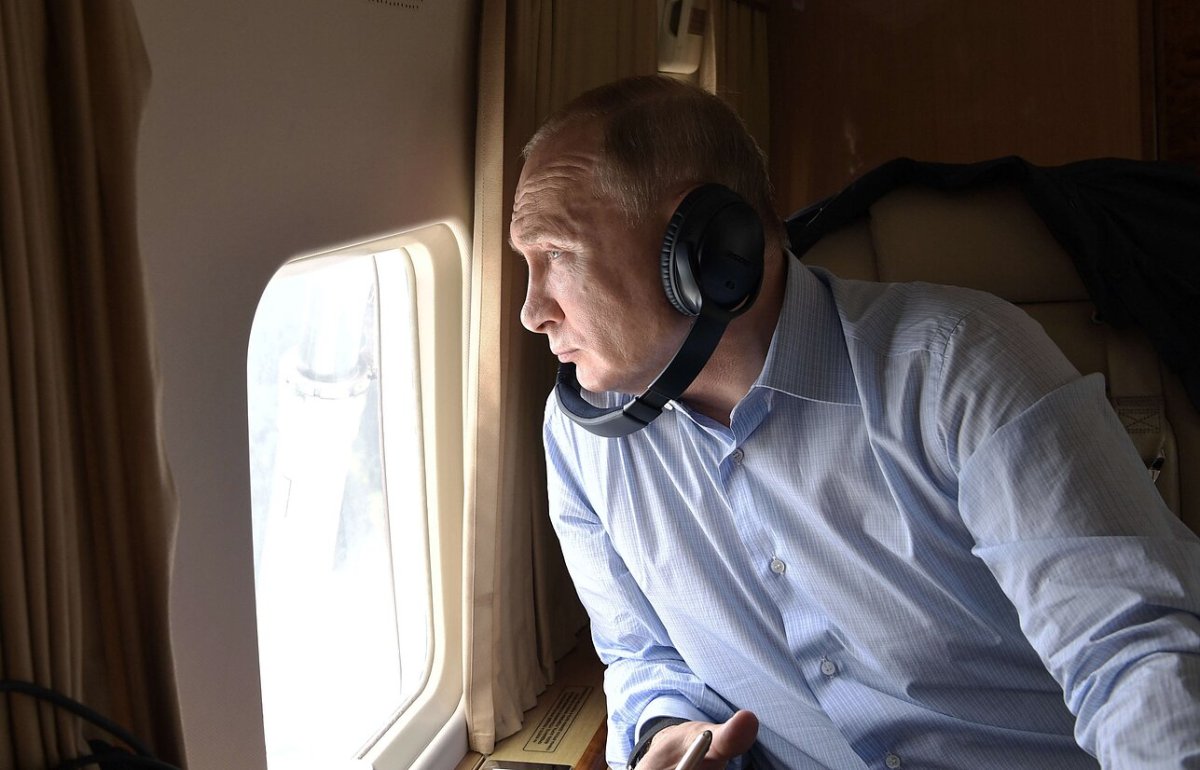 Вертолёт Путина оказался в эпицентре атаки украинских дронов