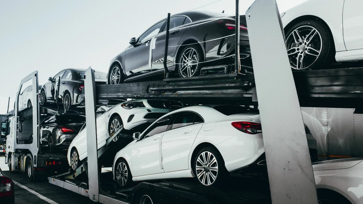 Уроженец Казахстана поставил России санкционные авто на 25 млн евро