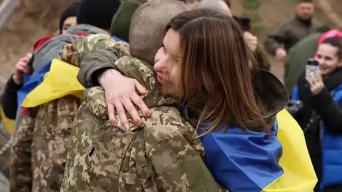 Украина и Россия начали обмен военнопленными возрастом до 25 лет