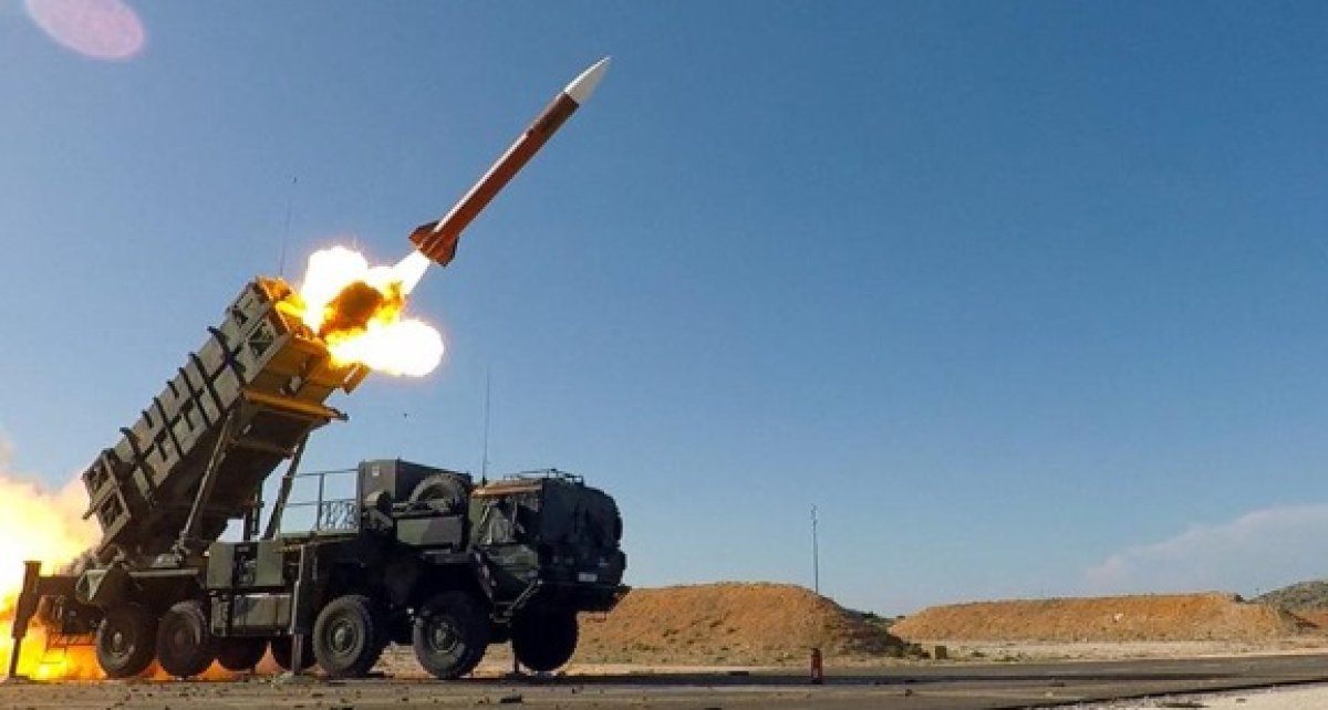 США прекратили поставки обещанных боеприпасов: Украина просит Пентагон о звонке
