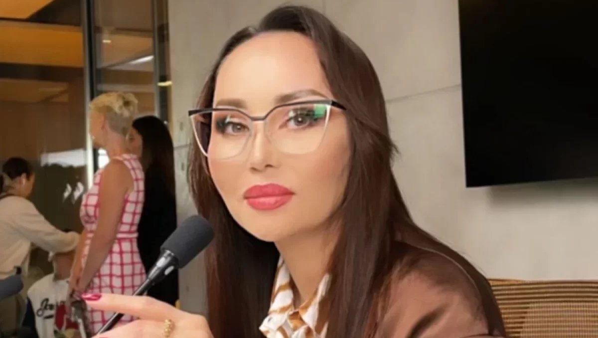Баян Алагузову раскритиковали за незнание казахского языка