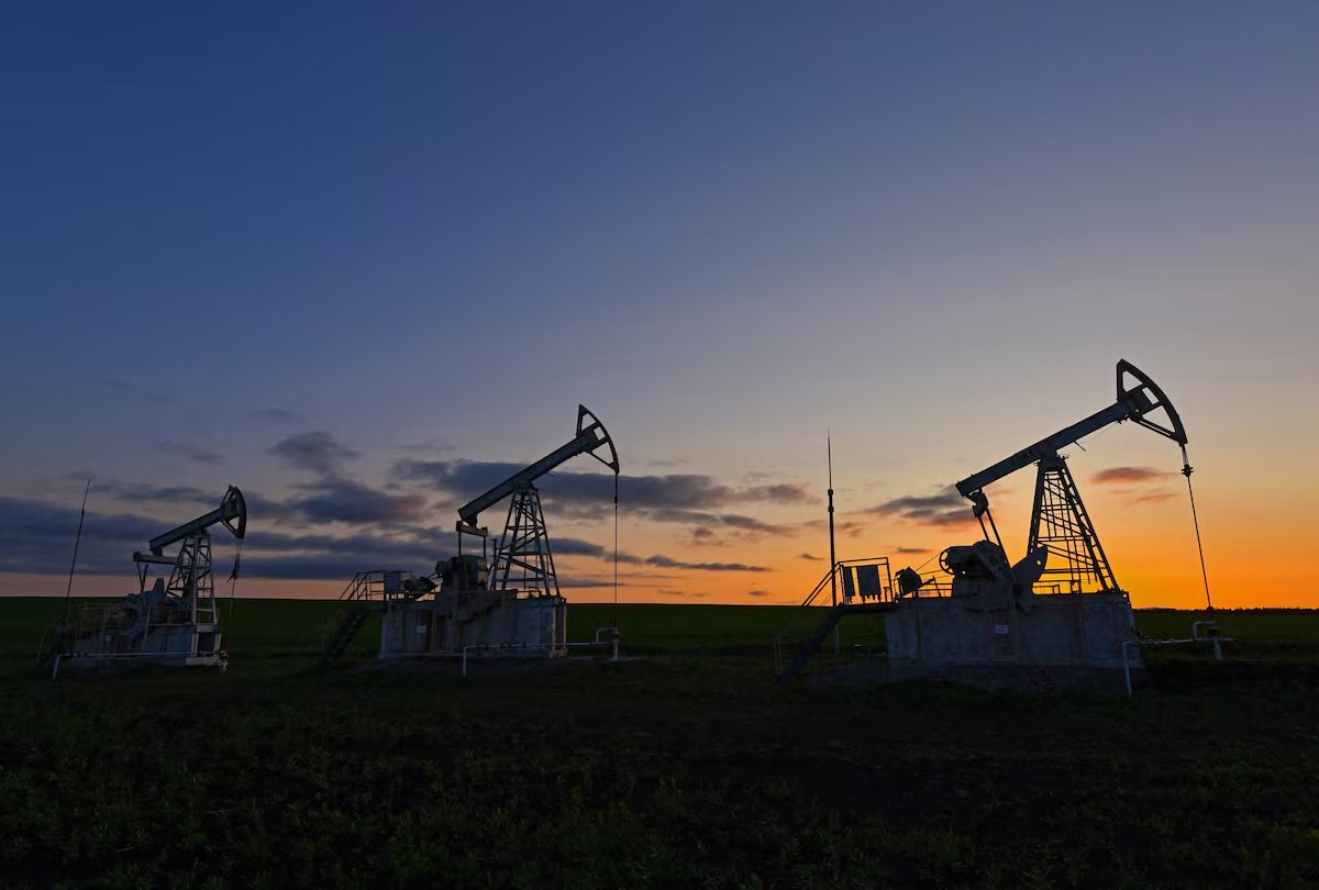 Нефть подорожала более чем на 2% — что присходит на рынке