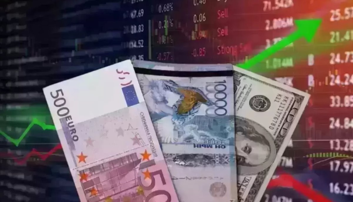 Сколько стоят доллар и евро в обменниках Казахстана 20 июля