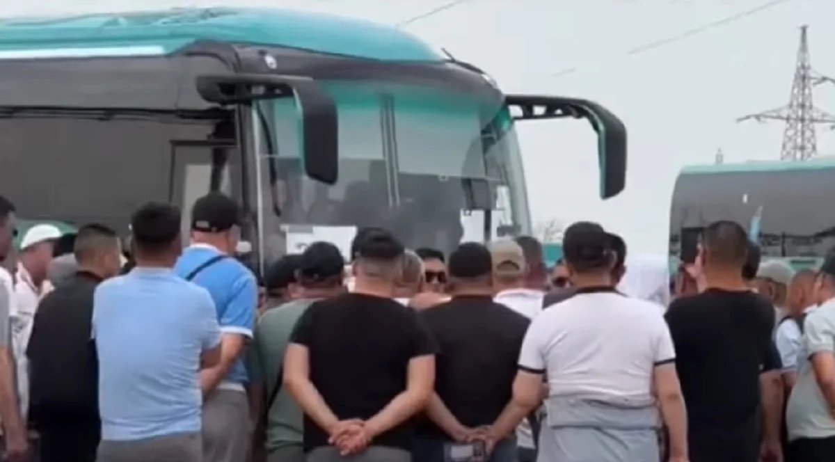 Протест водителей привел к транспортному коллапсу в Мангистау