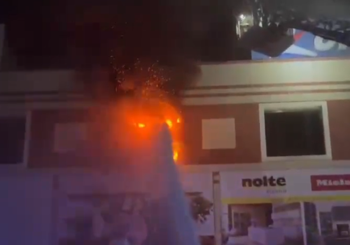 В Караганде вспыхнул пожар в ТРЦ City Mall