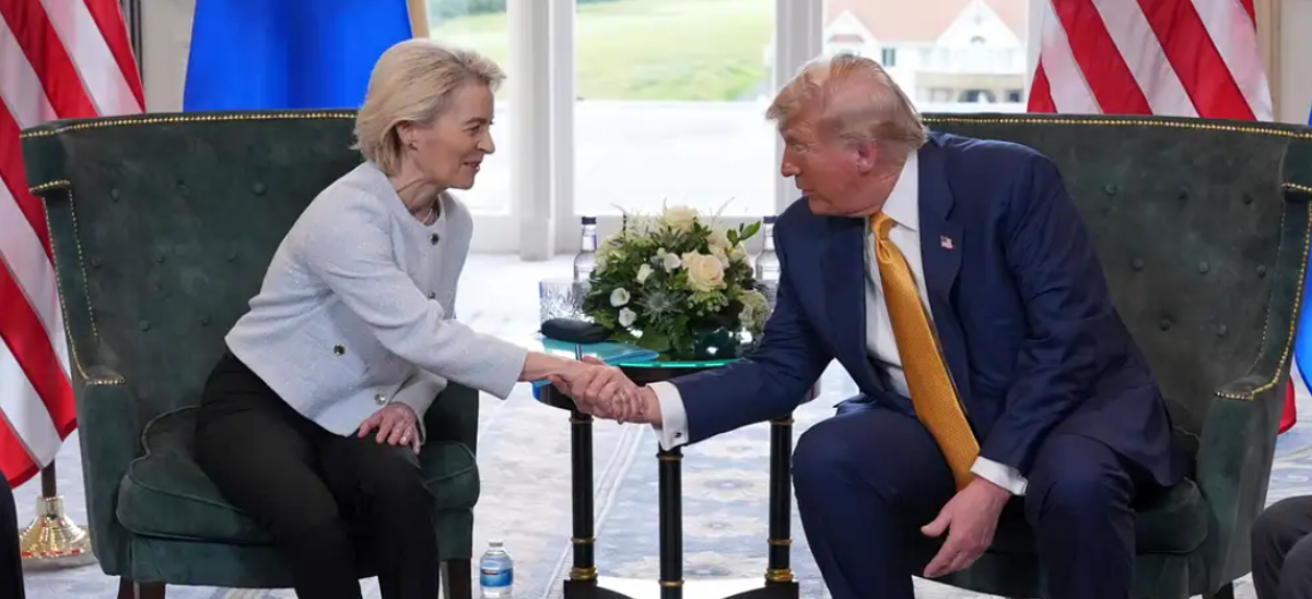 Европа подчинилась Трампу - премьер Франции