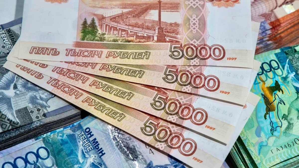 Как ситуация в России давит на тенге: разъяснения экономиста