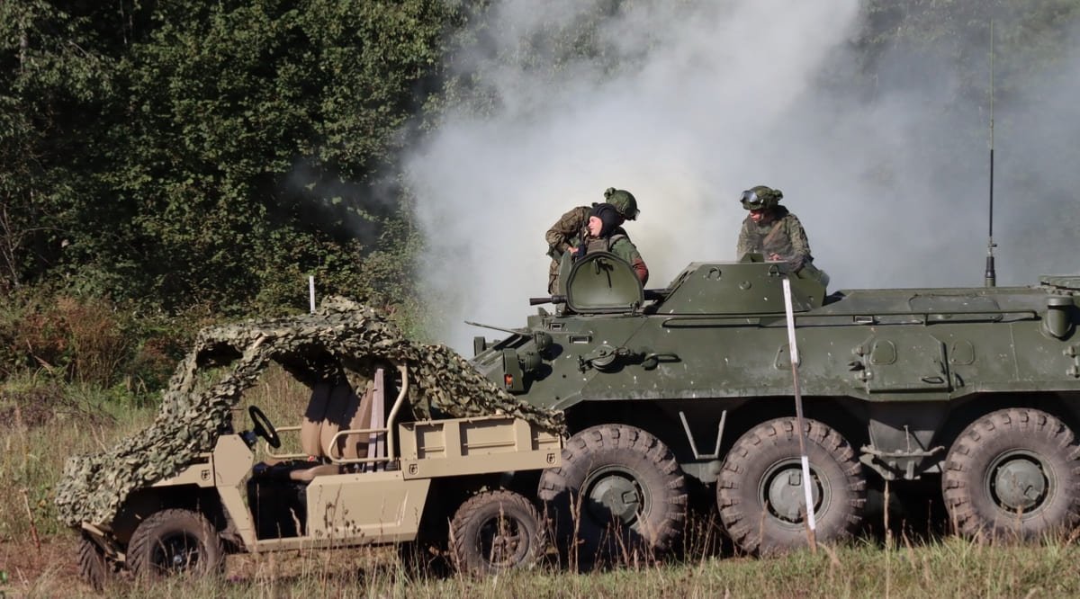 Россия делится военным опытом с Казахстаном