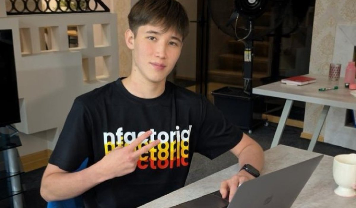 Первокурсник из Павлодара придумал, как создавать контент для Instagram в один клик