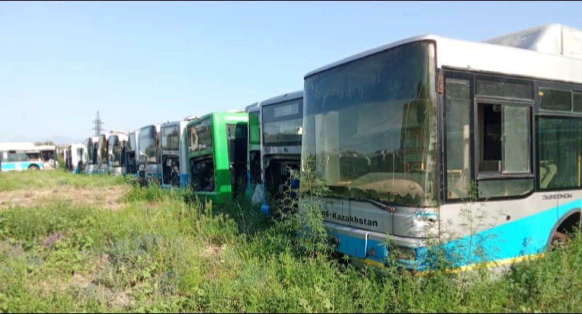 Кладбище автобусов продали на аукционе в Алматы