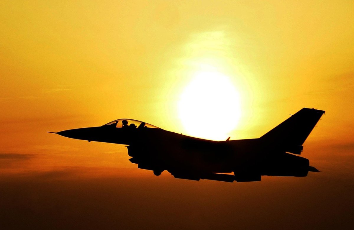 Великобритания отправляет истребители Typhoon в Польшу