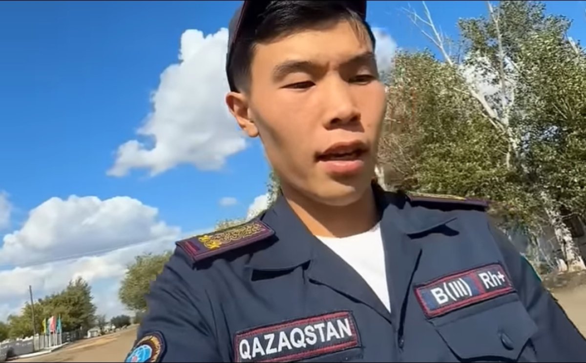 Парень стал звездой Казнета, уволившись из полиции