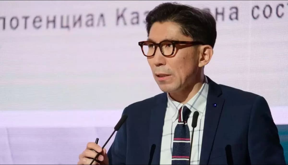 Кто и зачем сталкивает политические кланы в Казахстане, рассказал Досым Сатпаев