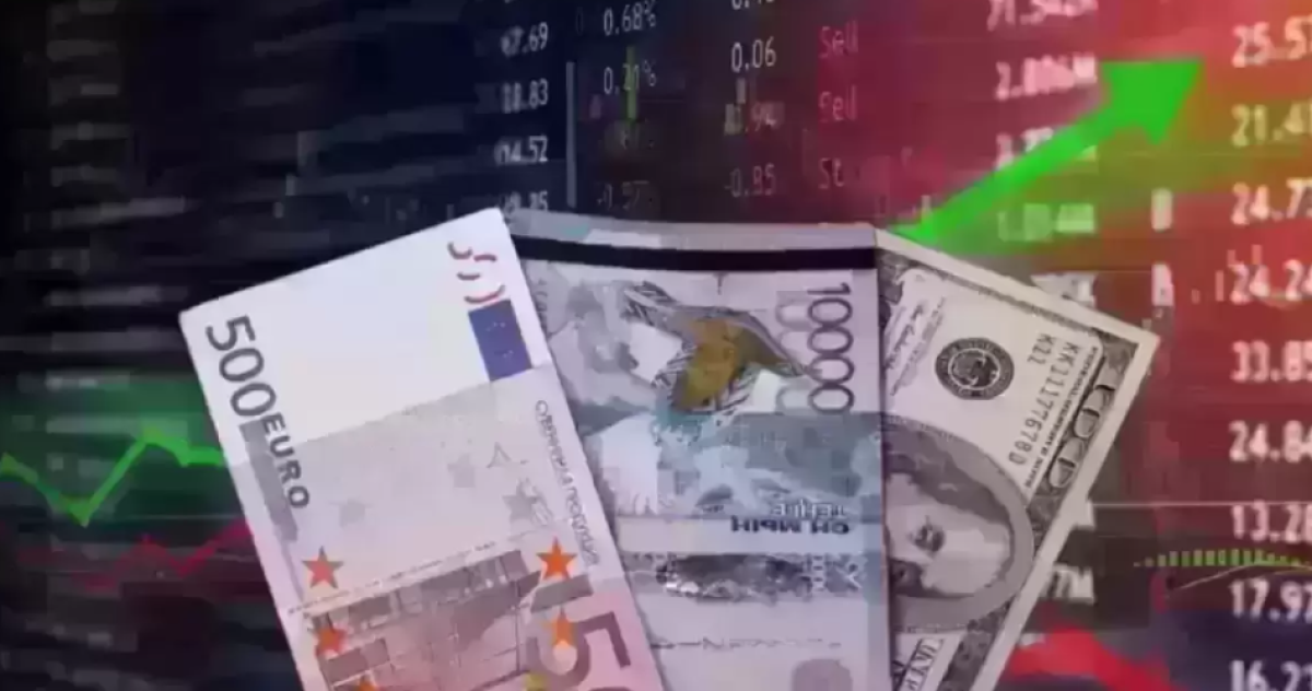 Cколько стоят доллар, евро и рубль в обменниках Казахстана