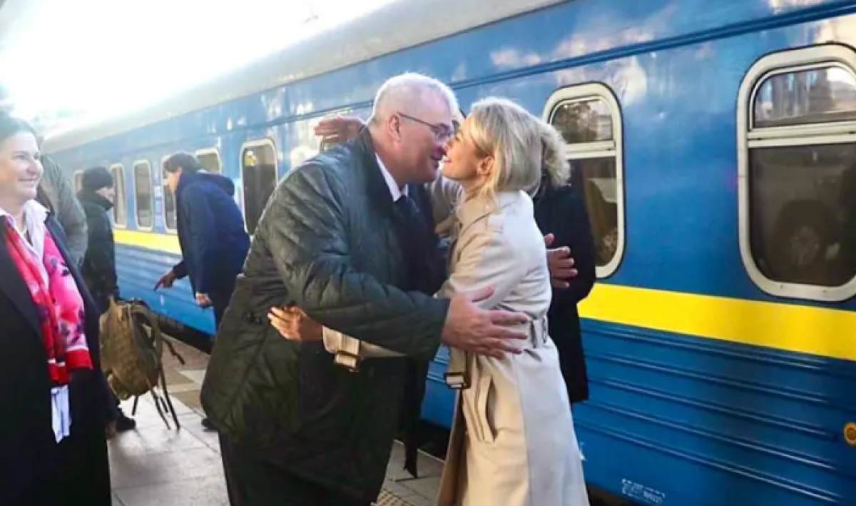 “Украинцы вдохновляют мужеством”: Верховный представитель ЕС приехала в Киев
