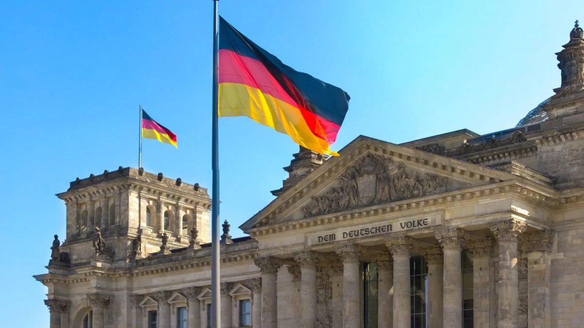 Власти обратились к населению Германии с предупреждением о войне