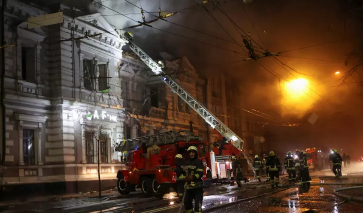 “Устраивают двойной террор”: Зеленский об атаке по гражданской инфраструктуре Украины