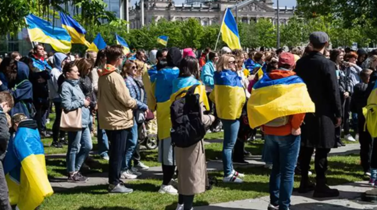 За два месяца из Украины уехали почти 100 тысяч молодых мужчин