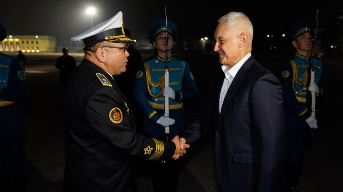 Зачем министр обороны РФ прилетел в Казахстан