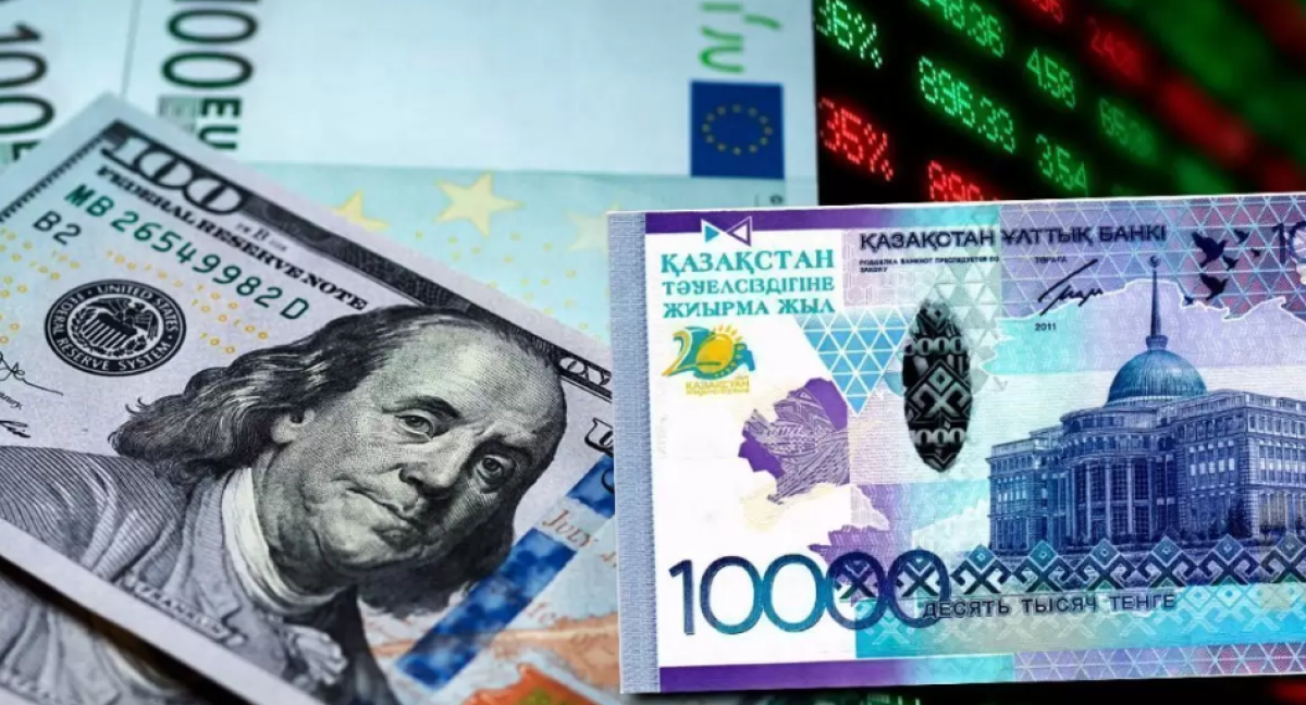 Динамику курса доллара в Казахстане объяснили эксперты