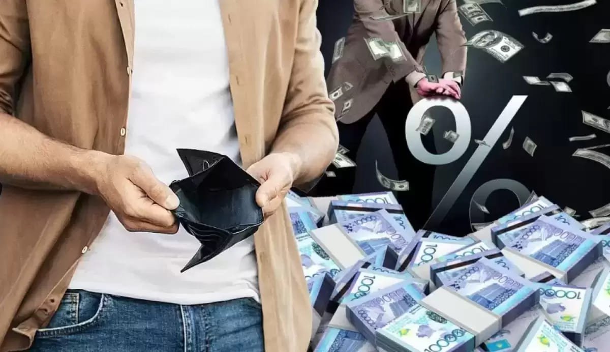 Казахстанцы совмещают три работы из-за инфляции — эксперт