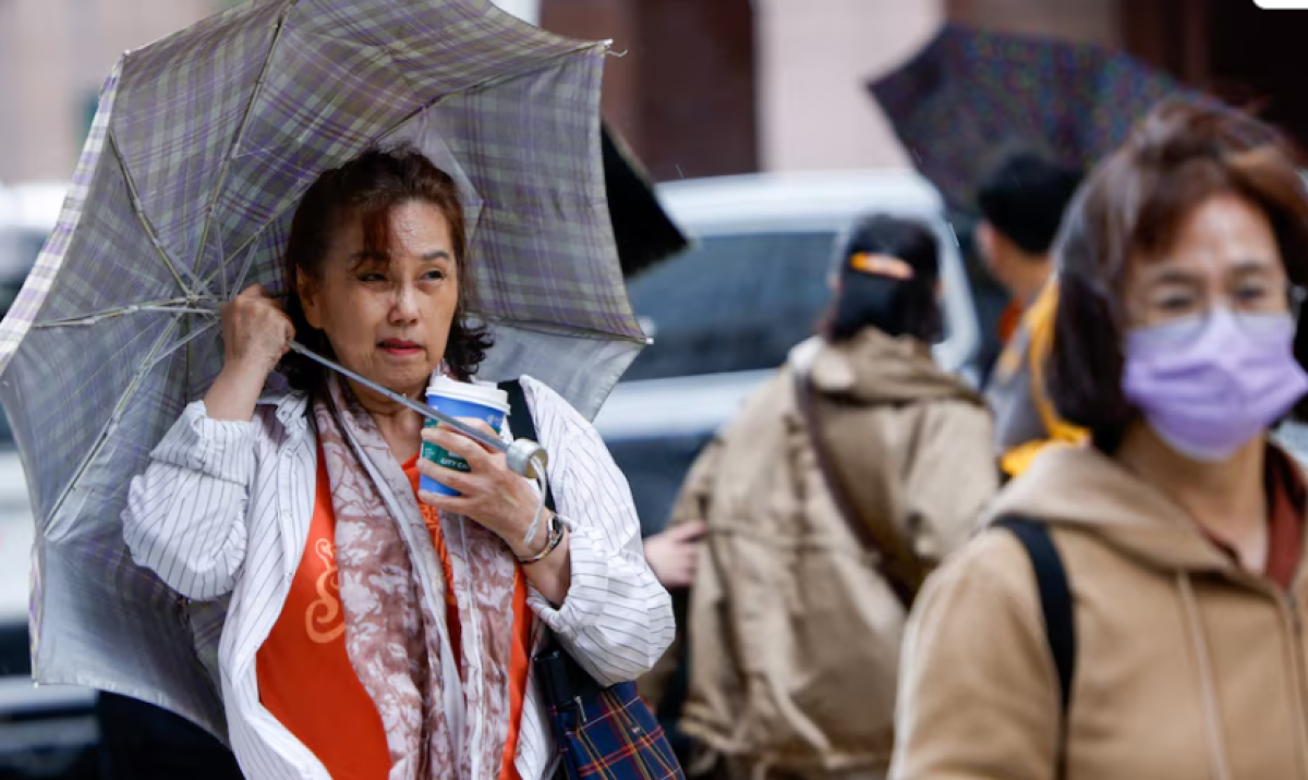 Тайвань эвакуирует 3 000 человек перед приближением тайфуна “Фун-вонг”