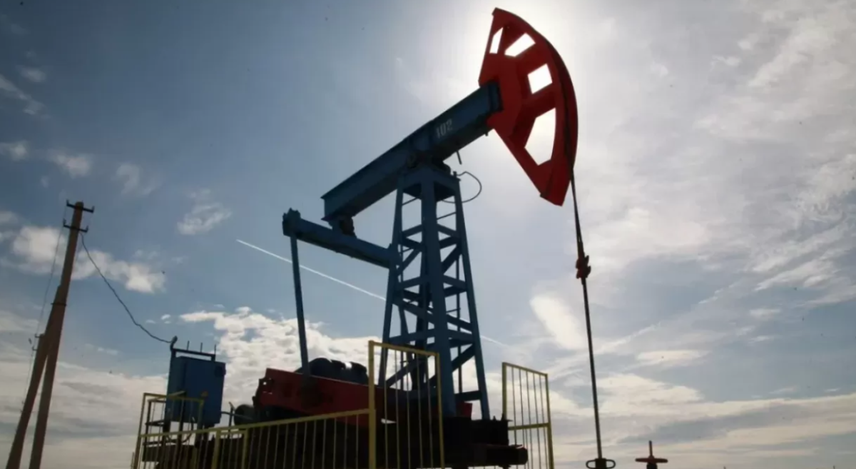 На танкерах по миру застрял миллиард баррелей нефти