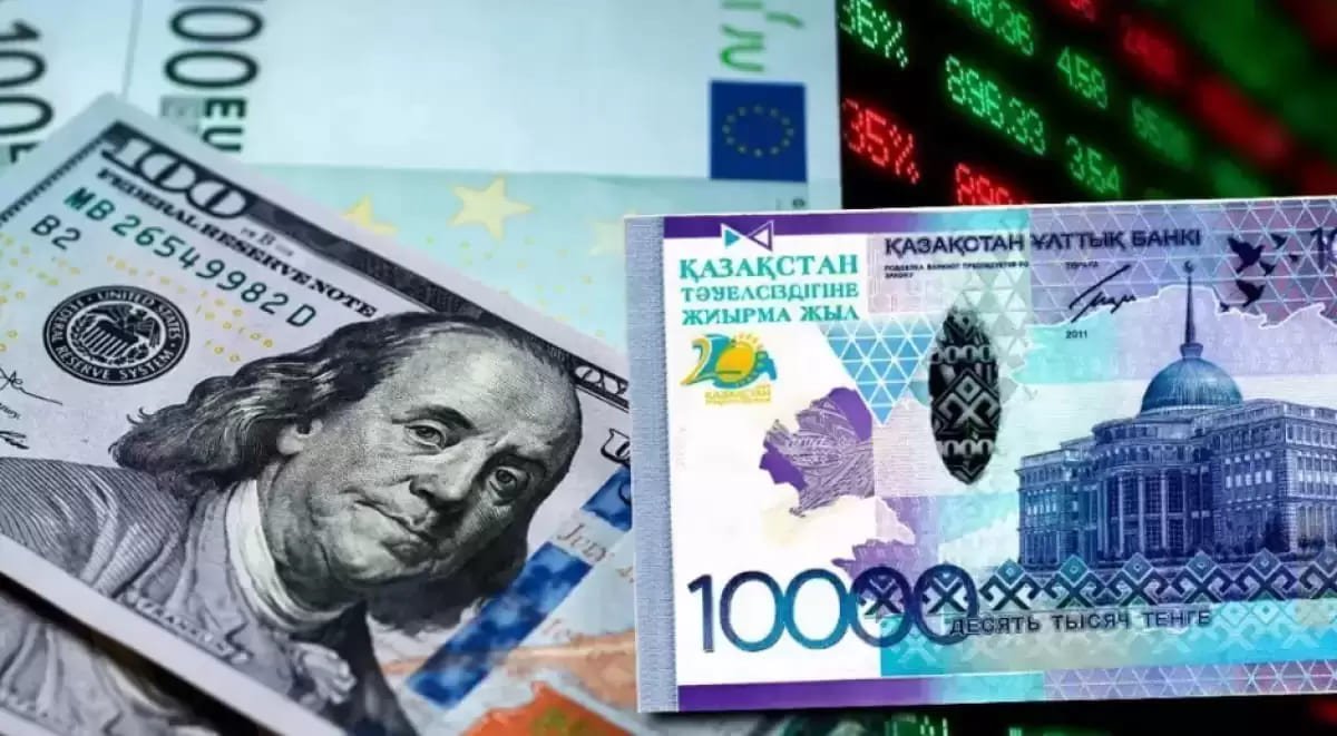 Казахстанцам рассказали, когда вновь подорожает доллар