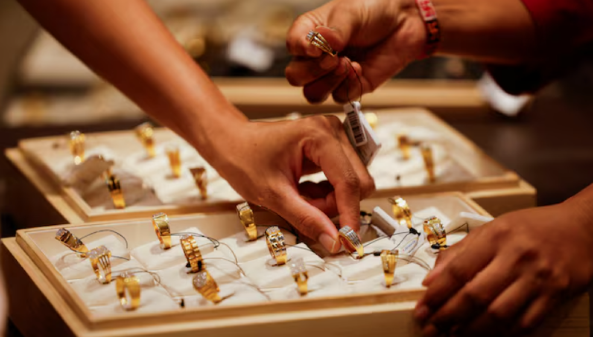 Золото растет в цене на фоне ожиданий инвесторов в США