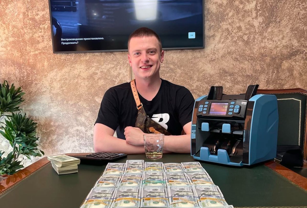 Известного блогера Mellstroy заочно арестовали в Казахстане