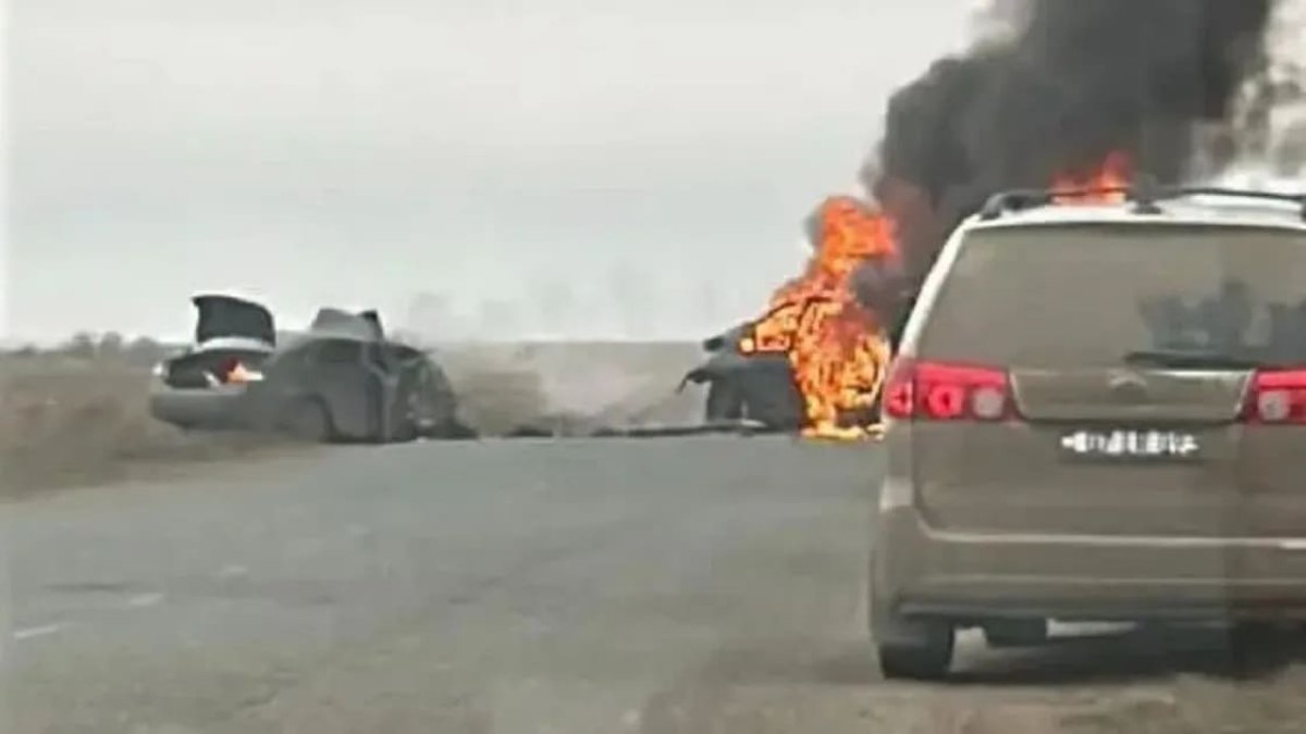 Лобовое столкновение: восемь человек погибли в страшном ДТП в ЗКО