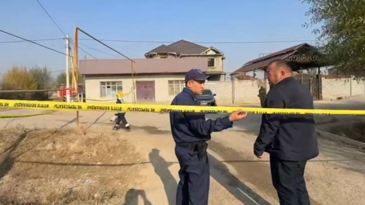 Ни одного взрослого на улице – обстановка возле дома, где погибли 12 человек