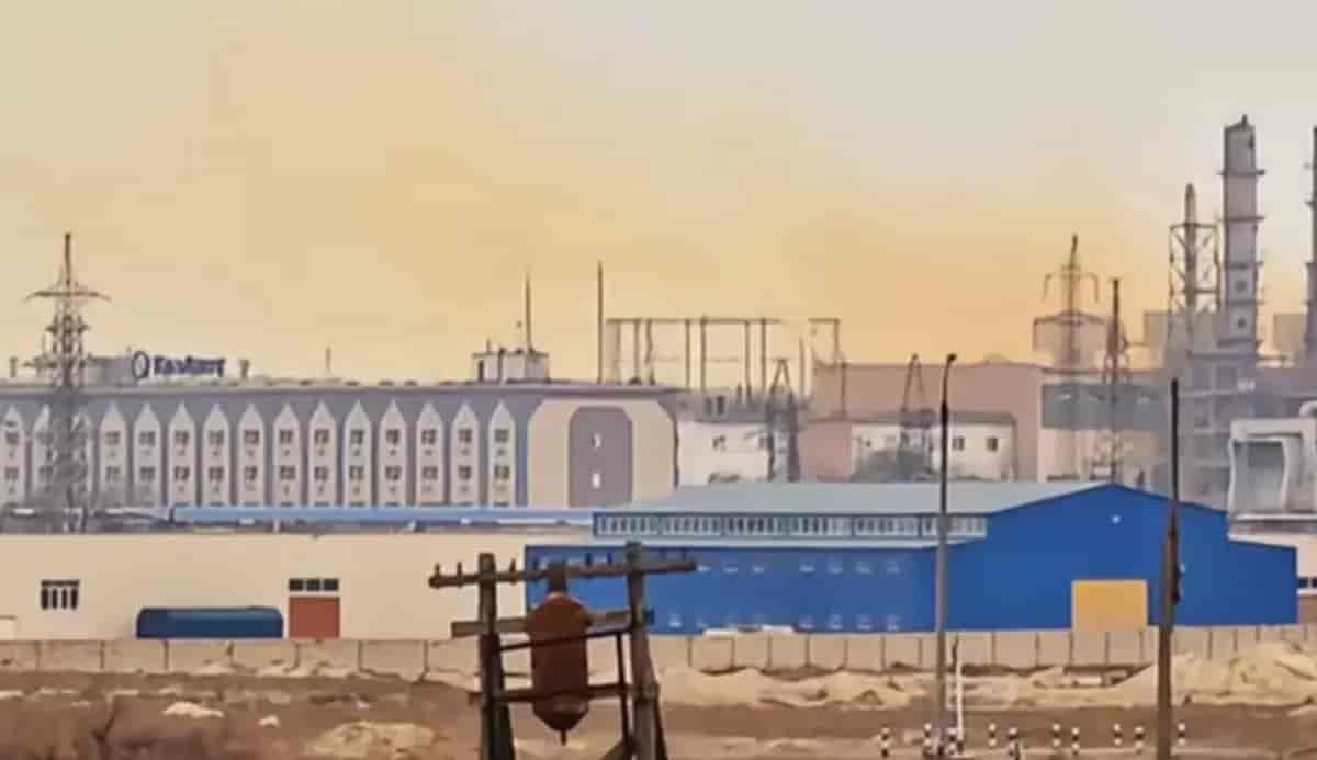 На жёлтый дым жалуются жители Актау: экологи проверяют "КазАзот"