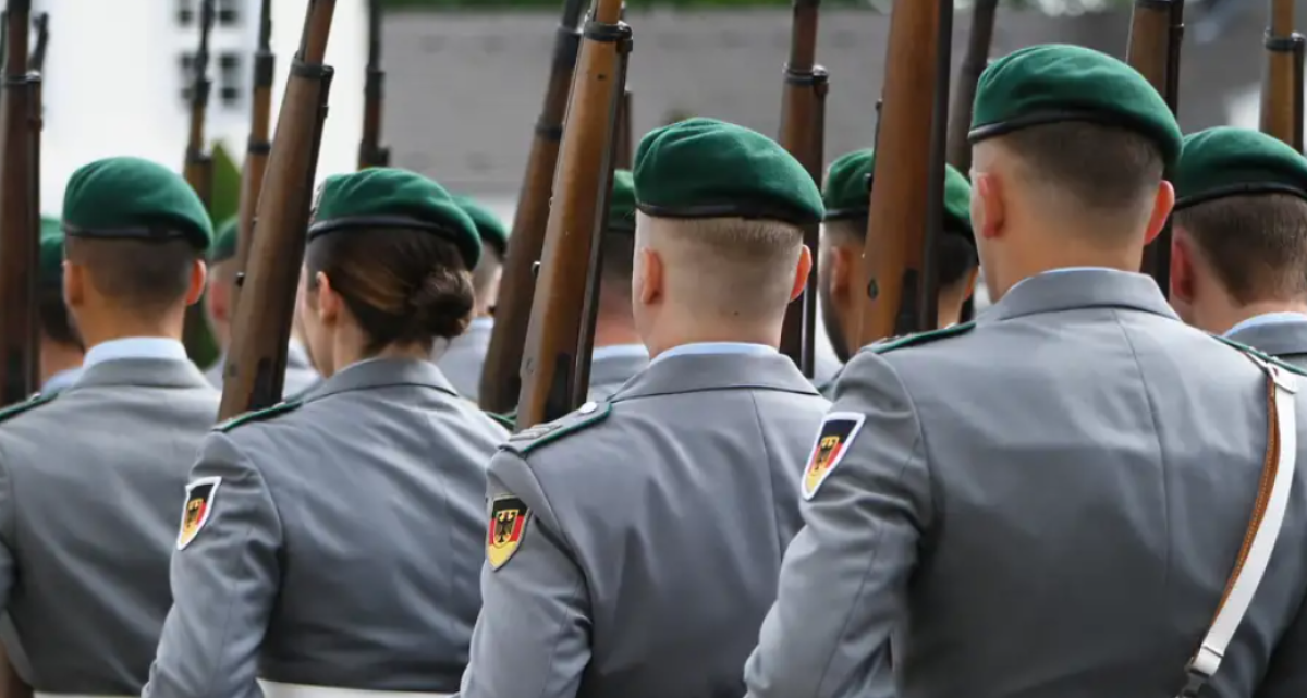 WSJ: НАТО готовит переброску 800 тыс. военных на восток