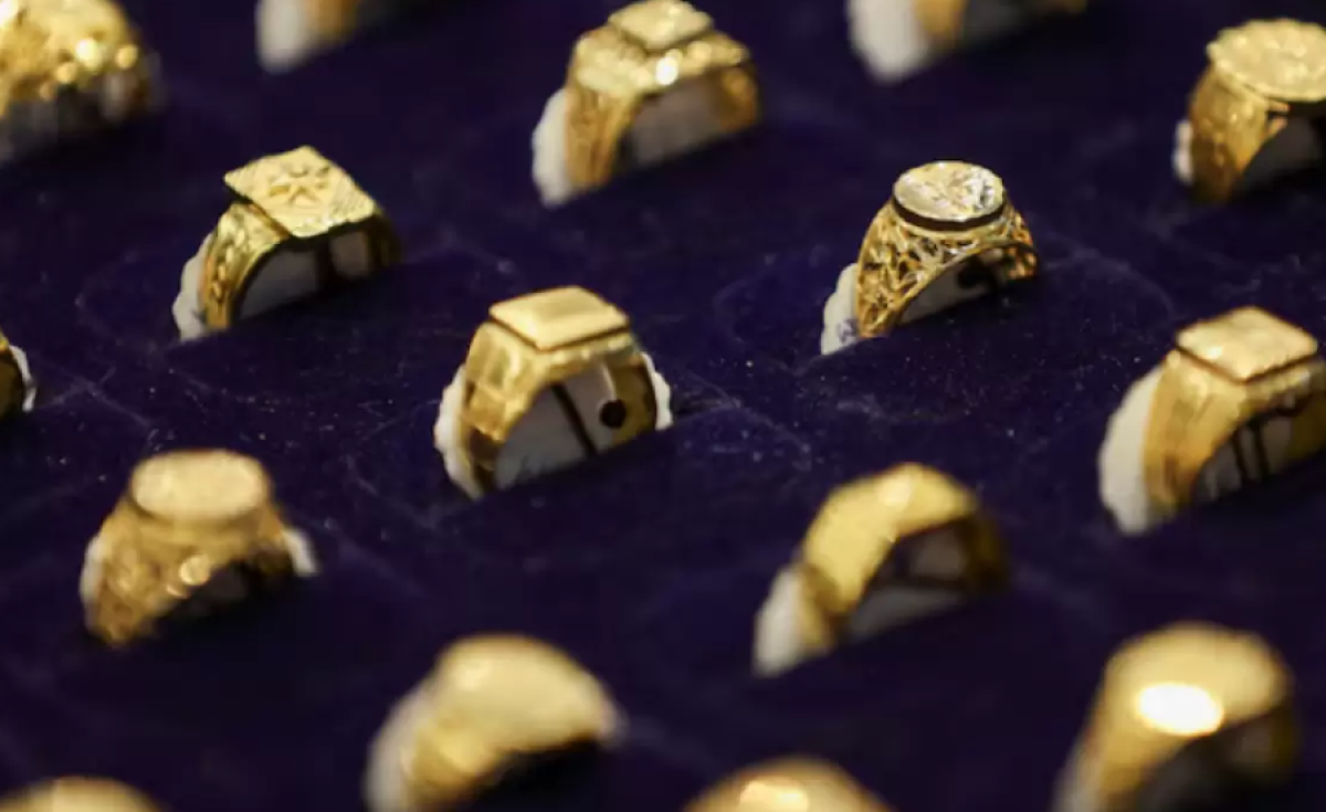 Цены на золото растут на фоне “оптимизма инвесторов”