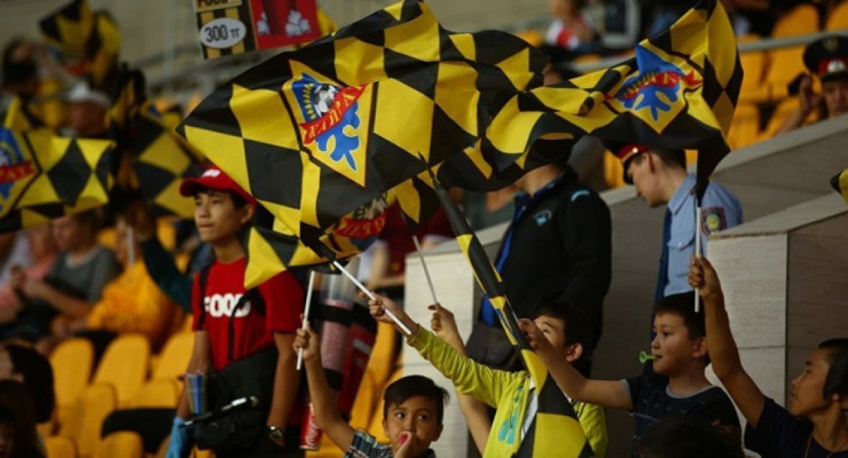 Болельщики раскритиковали"Кайрат" после "переезда" в Астану