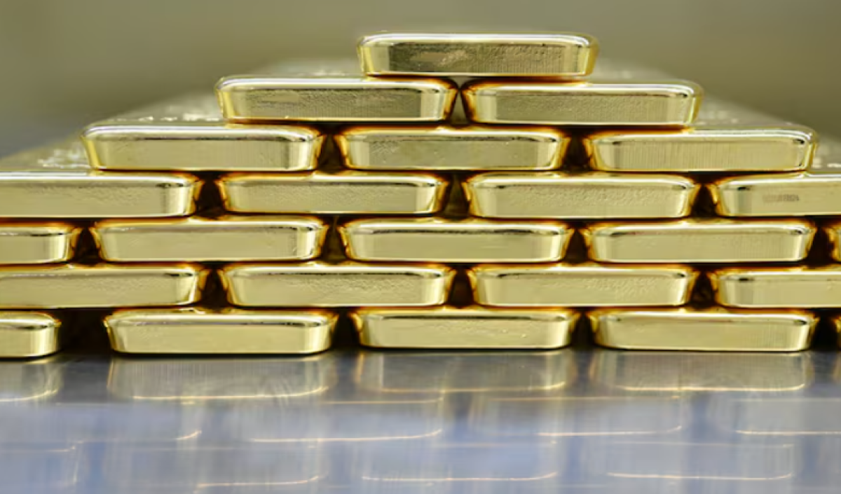 Цены на золото падают после рекордного роста: чего ждут инвесторы