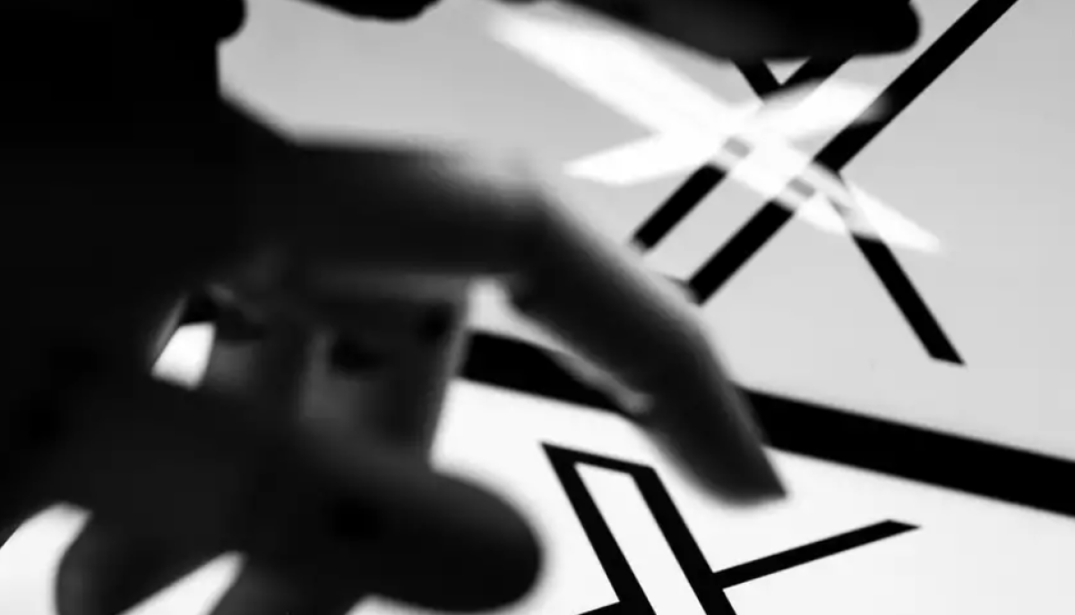 Соцсеть X получила первый штраф ЕС по новому закону