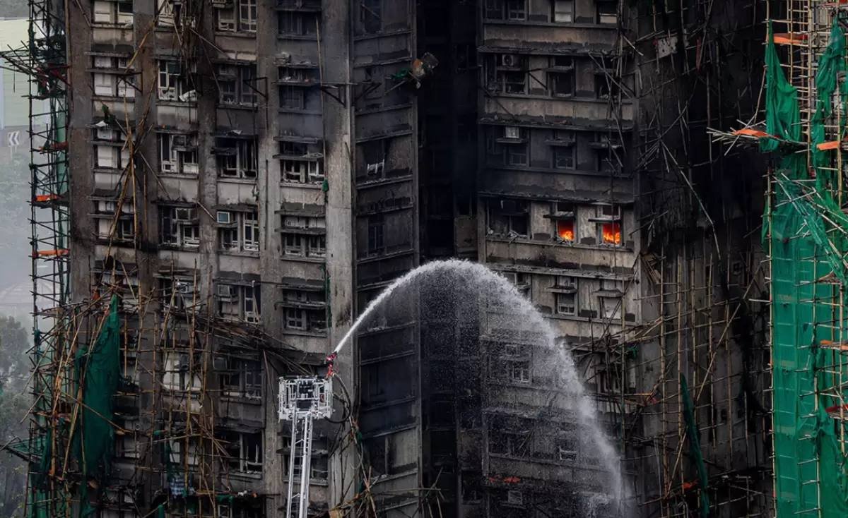 Большой пожар в Гонконге: строительная компания оказалась «серийным нарушителем»